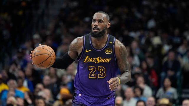 <p>The Lakers had been due to take on the Charlotte Hornets </p>