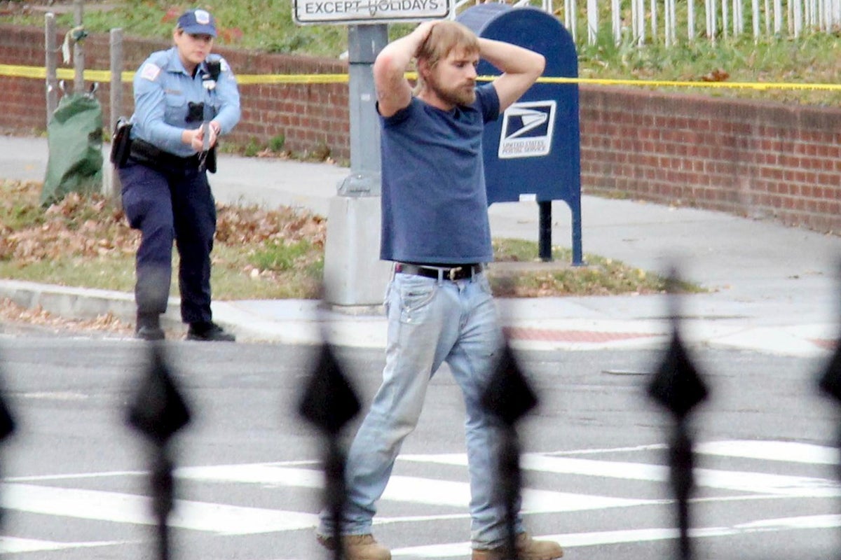 ‘Pizzagate’ gunman fatally shot by police during traffic stop