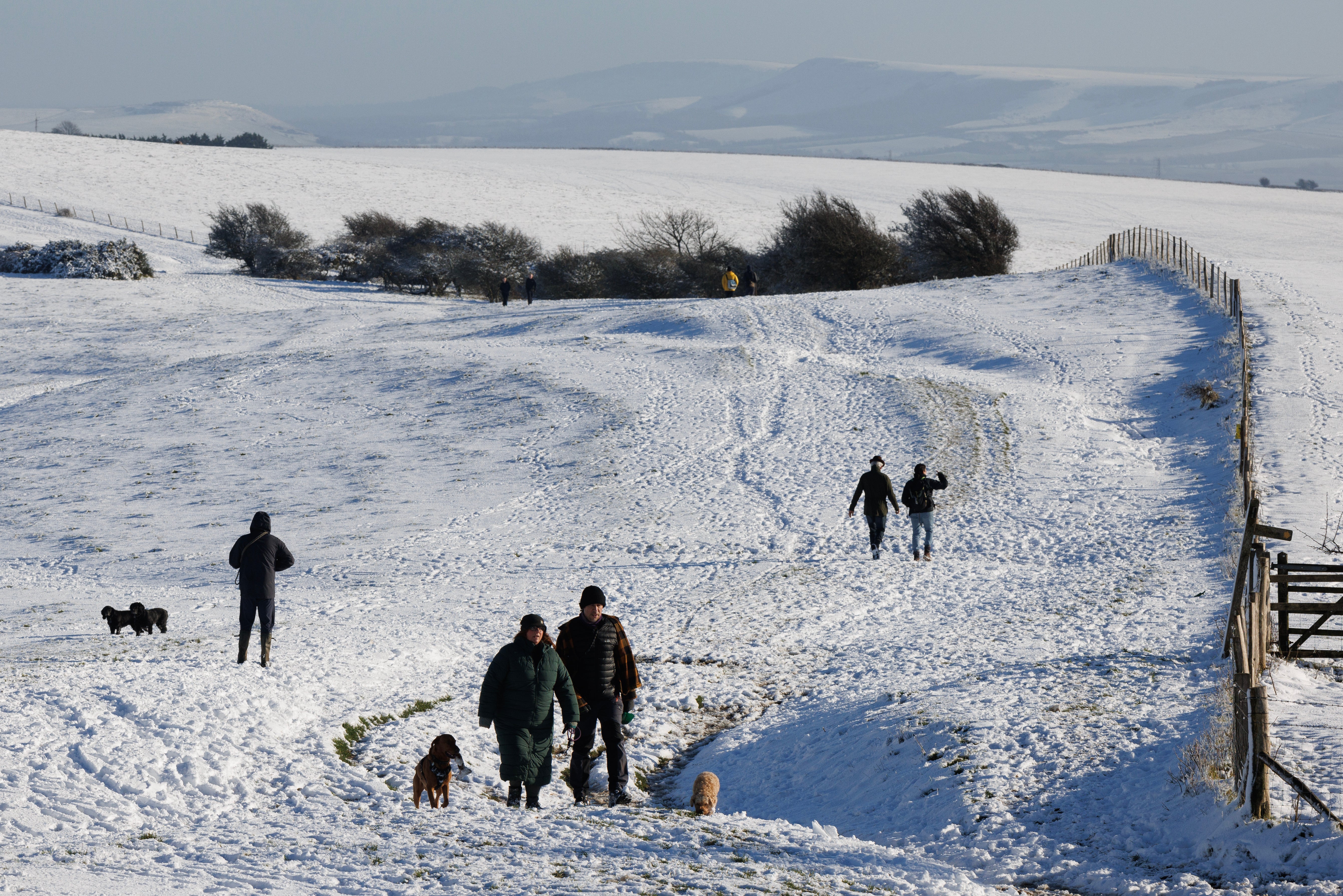 Rare amber cold health warning alerts in place as Britain hit by ‘freezing fog patches’