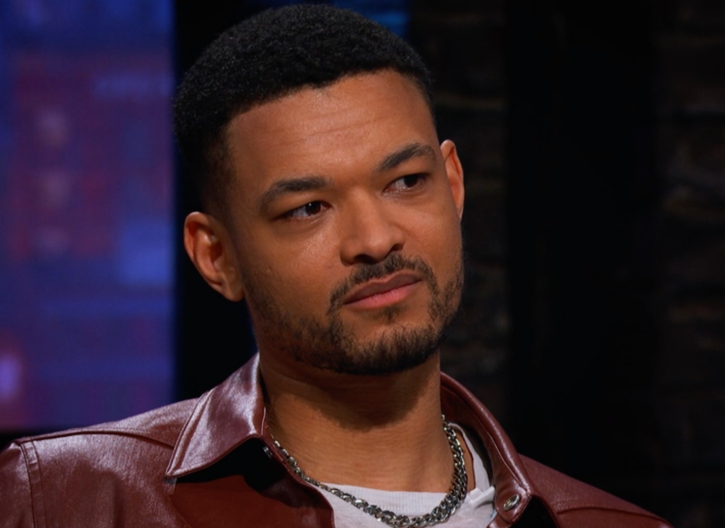 <p>Mr Bartlett was left looking uncomfortable during a pitch in which two hopeful entrepreneurs spoke about the importance of science-backed health information.</p>