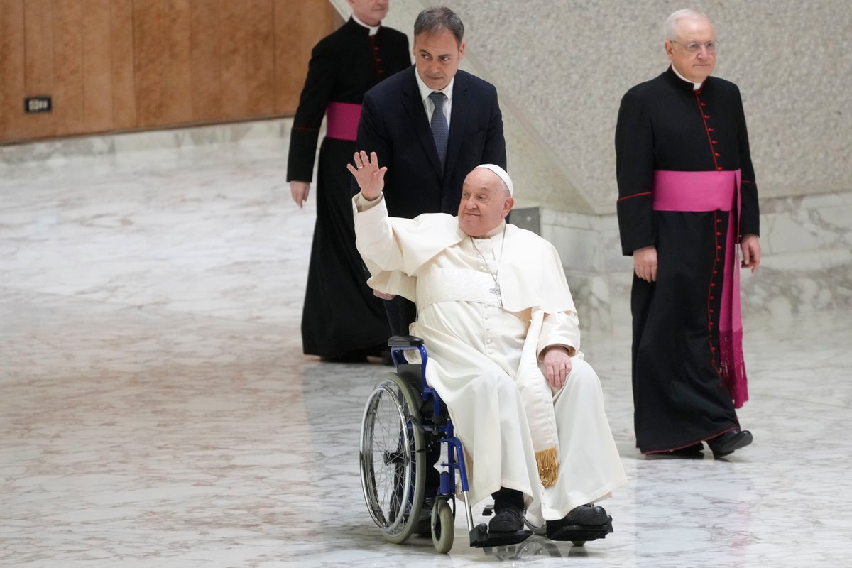 Pope Francis baptizes 21 babies in annual ceremony at…