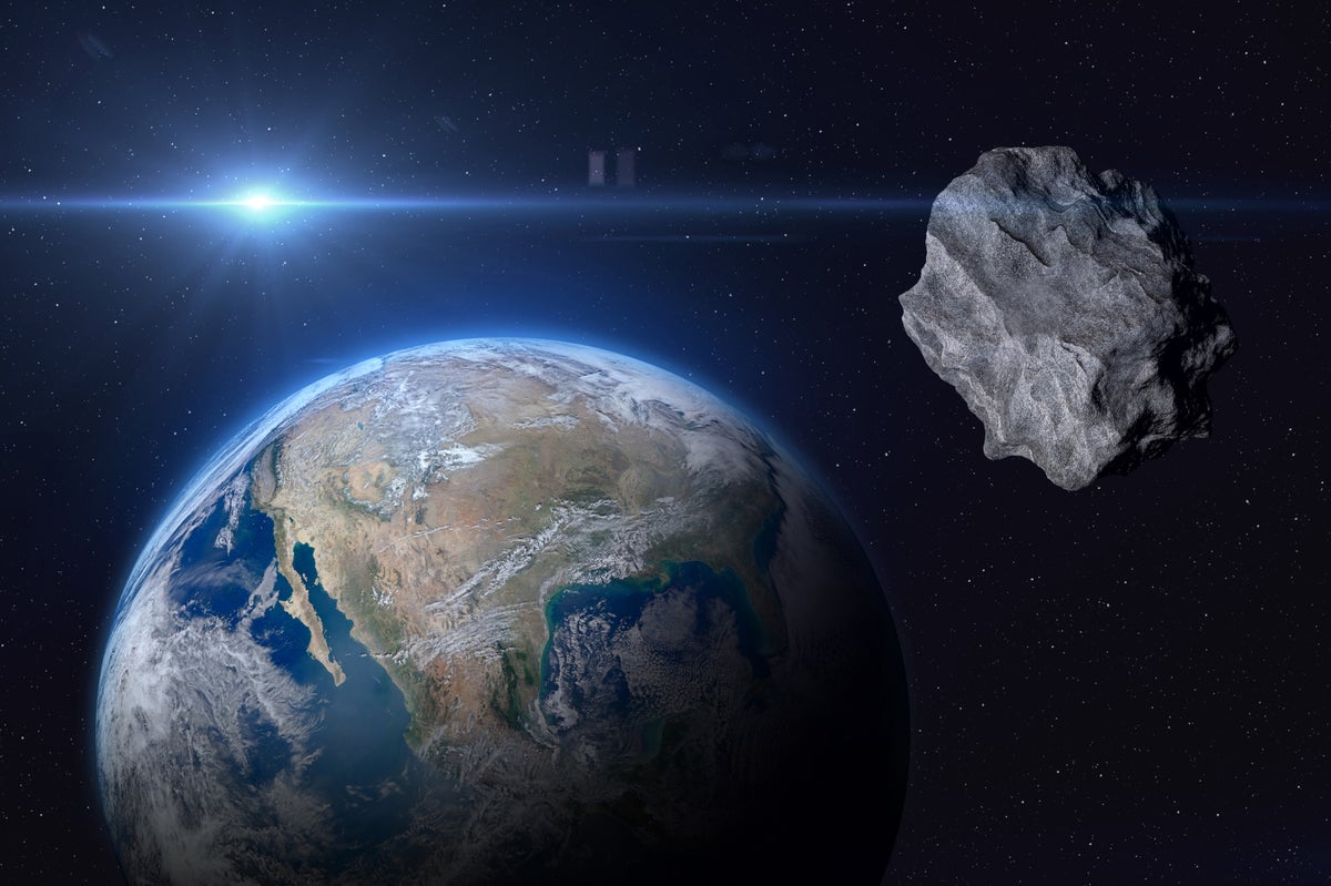 Asteroid Alinda: Yerin Yaxınlığından Keçən Nəhəng Asteroidi Necə İzləmək Olar?