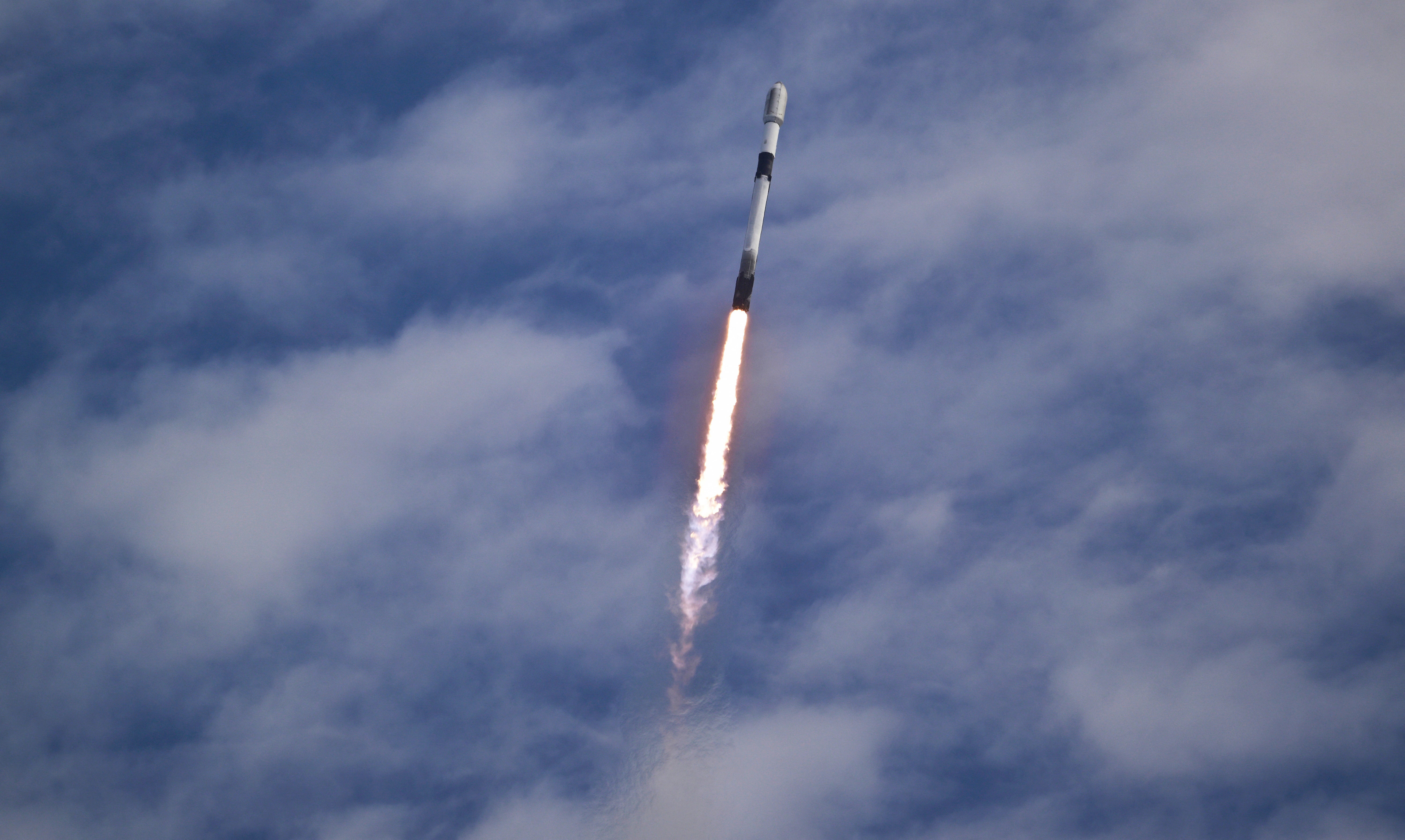 A SpaceX Falcon 9 rocket lifts off from Kennedy Space Center with a payload of Starlink satellites in Cape Canaveral, Florida. Debris from rockets is delaying flights across the globe, according to a report