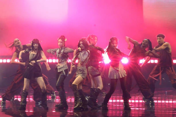<p>K-pop group NewJeans performs during the Opening Ceremony of the League of Legends World Championship 2023 Finals</p>