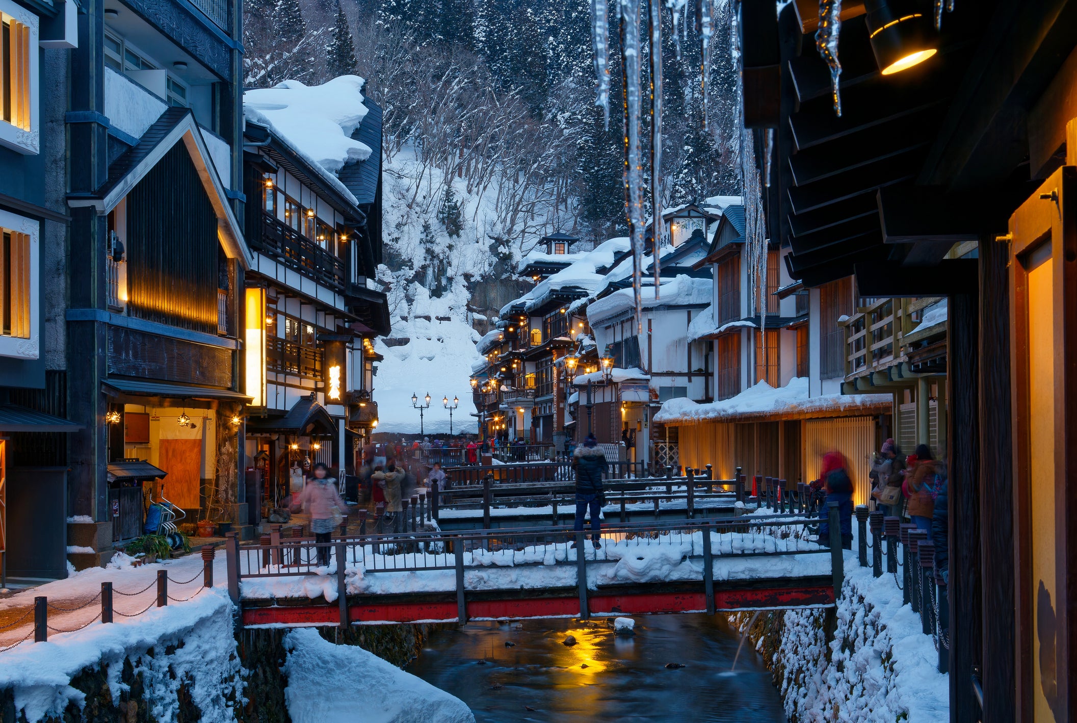 Between 5pm and 8pm, only 100 day trippers will be allowed in Ginzan Onsen