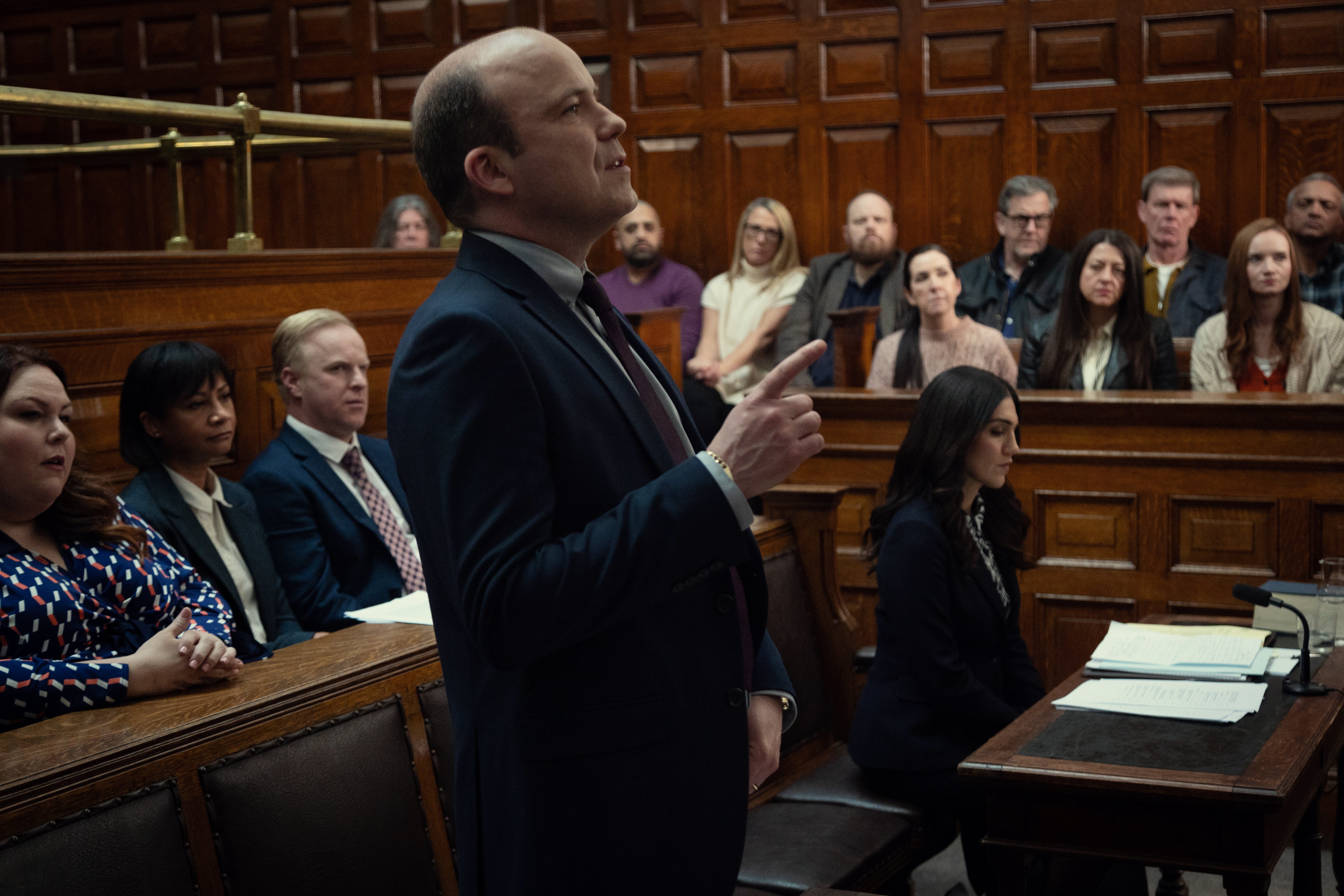 Rory Kinnear como Dave Fishwick é a cola que mantém os filmes unidos