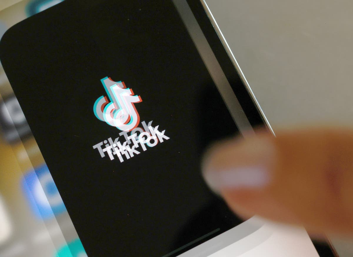 TikTok ban latest: Trump weighs executive order to ‘save TikTok’ as Supreme Court decision looms 
