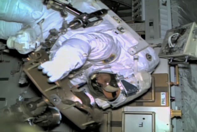 NASA-ASTRONAUTA-CAMINATA ESPACIAL