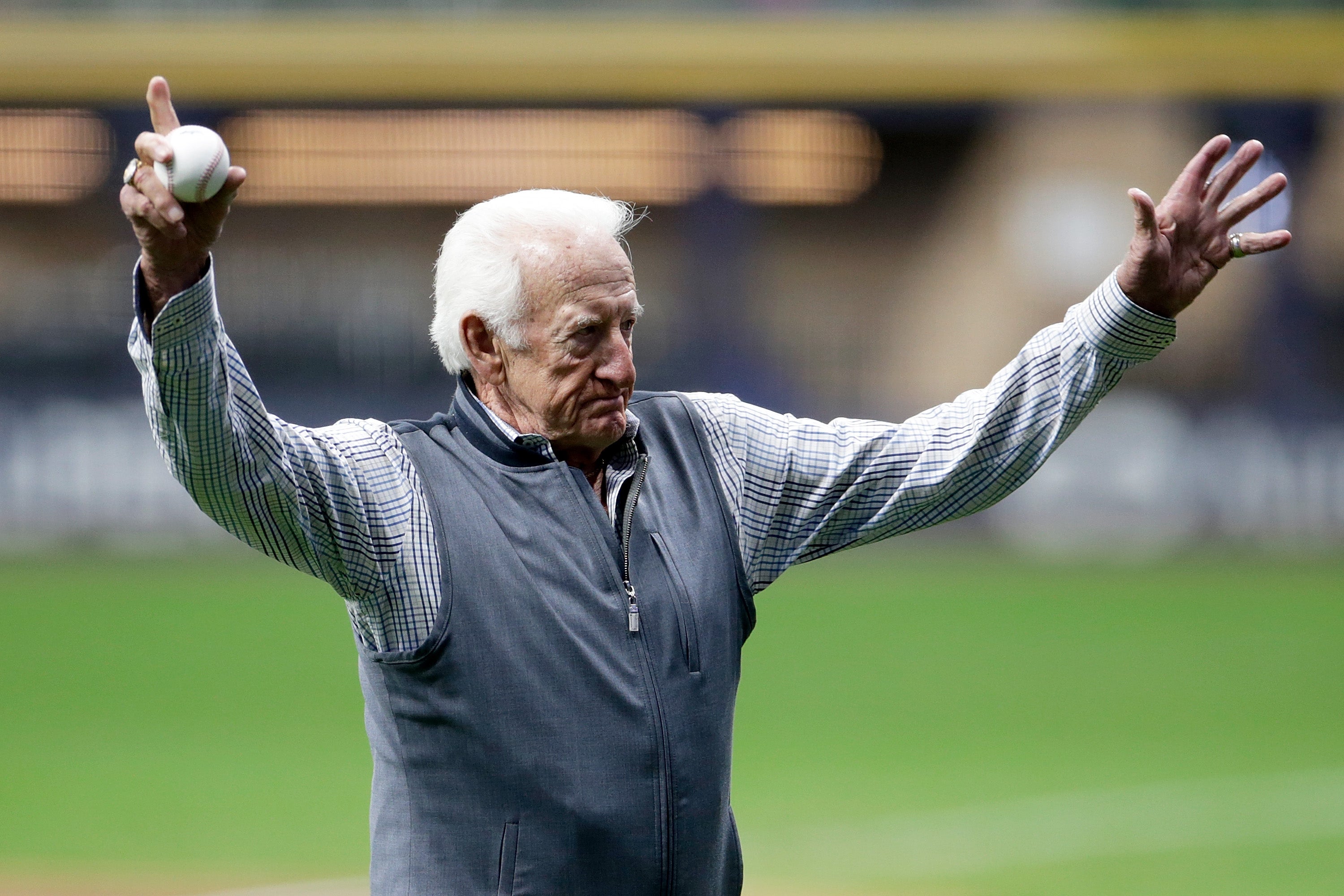 Uecker won a World Series ring with St. Louis in 1964