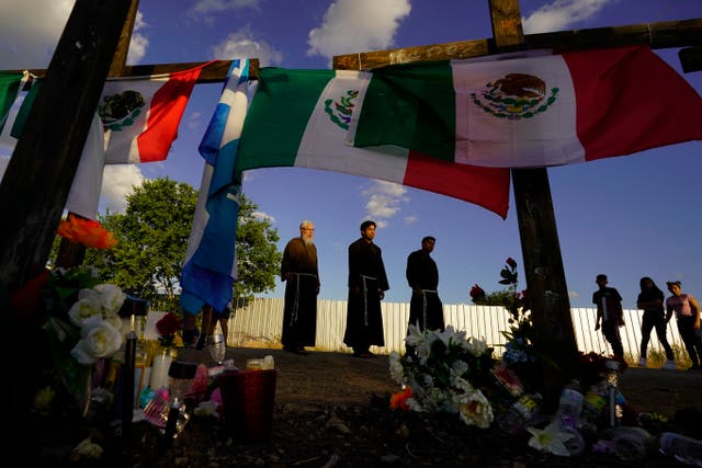 TEXAS-INMIGRANTES EN CAMIÓN