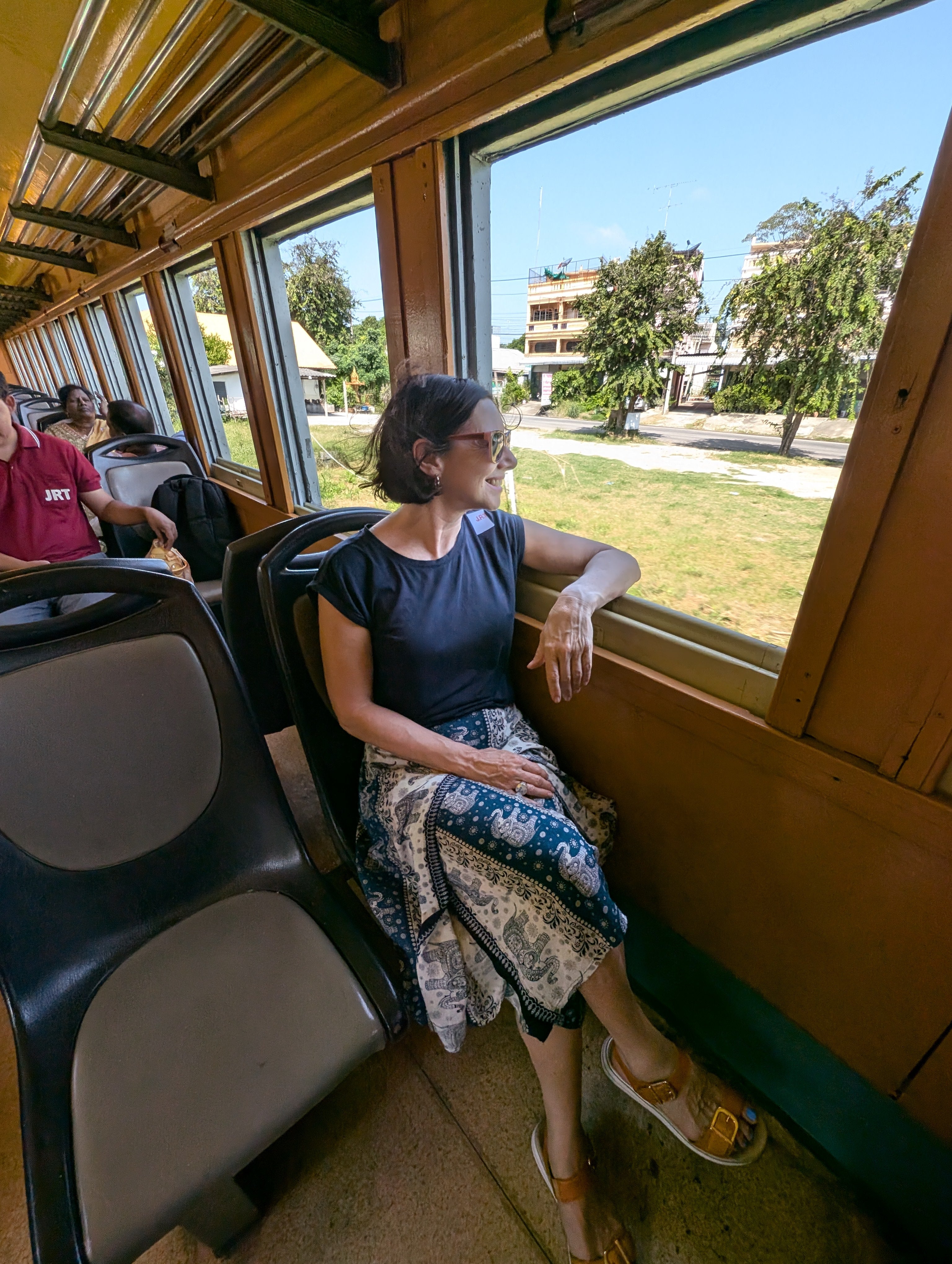 Teresa pulou no trem para Kanchanaburi