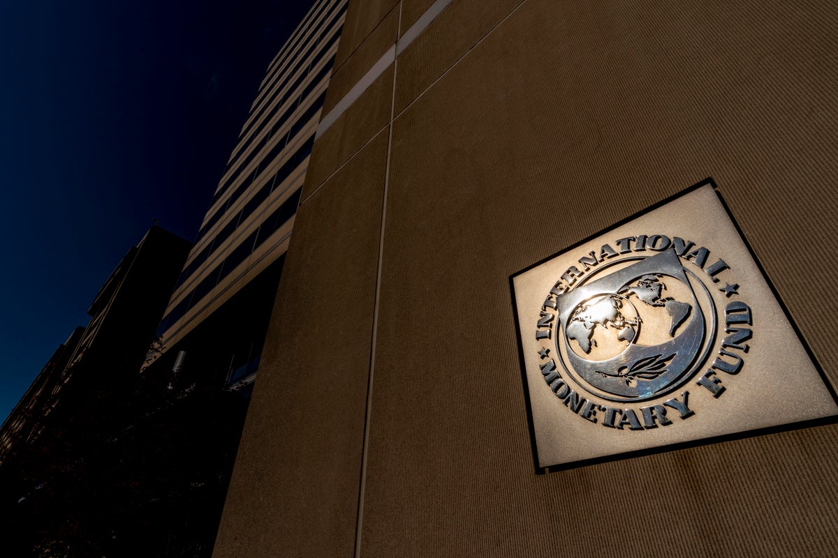 IMF sees steady global growth, but warns that Trump tariff, tax and ...