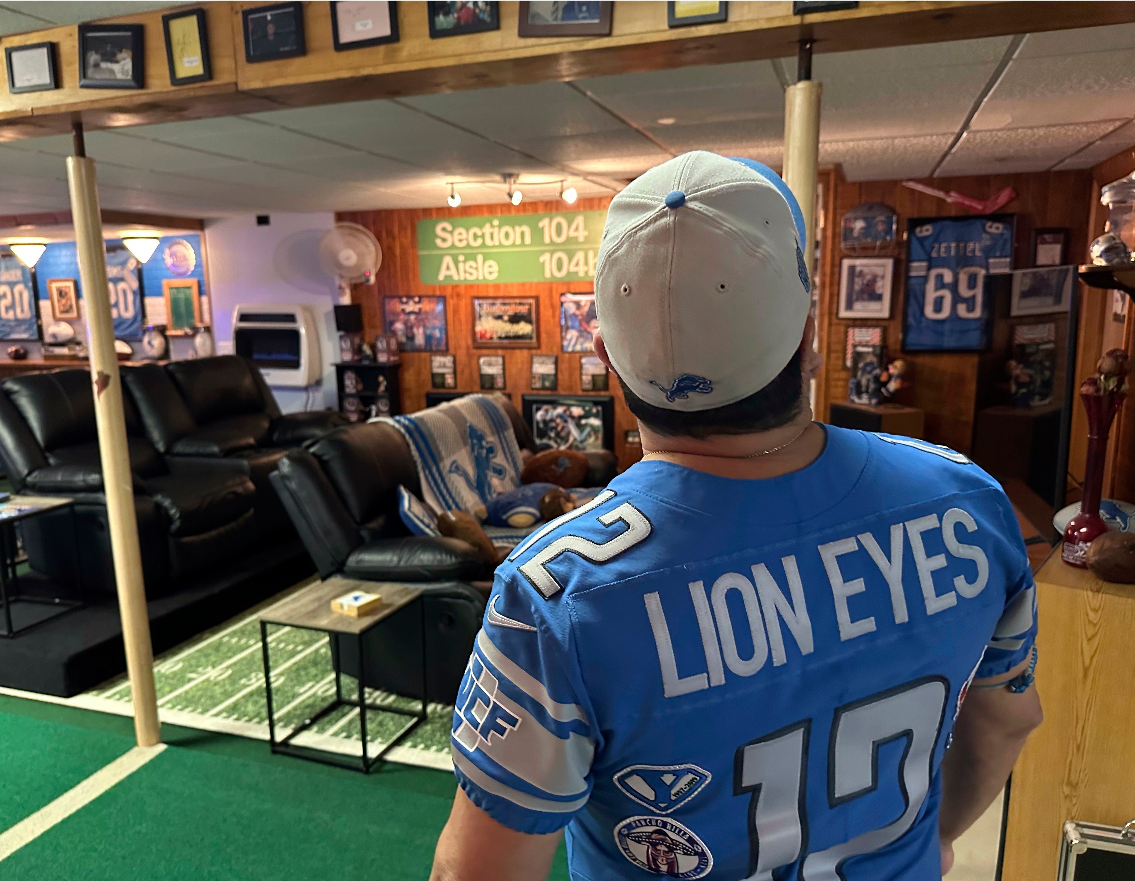 Lions Fans Football