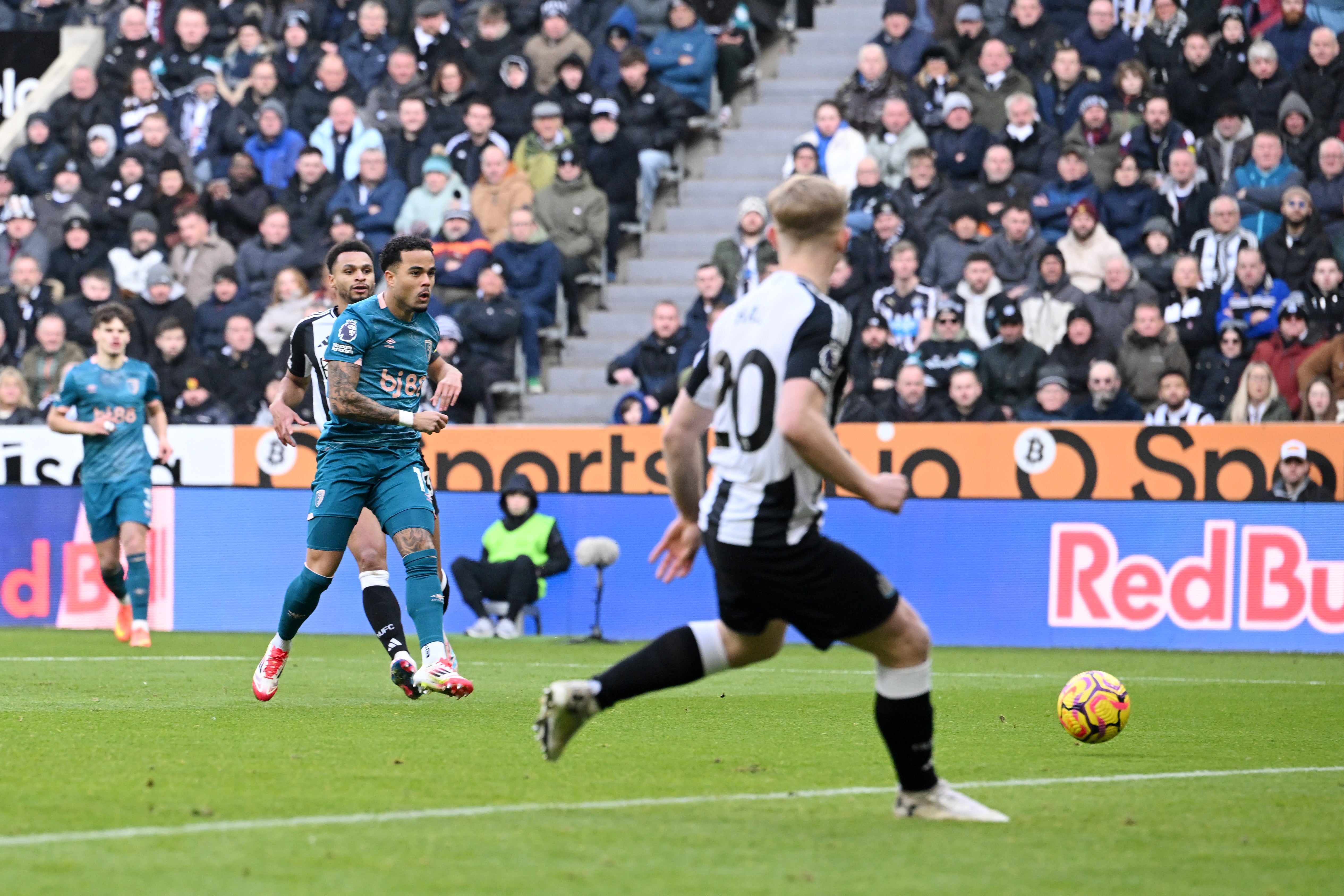 Justin Kluivert fired Bournemouth into an early lead