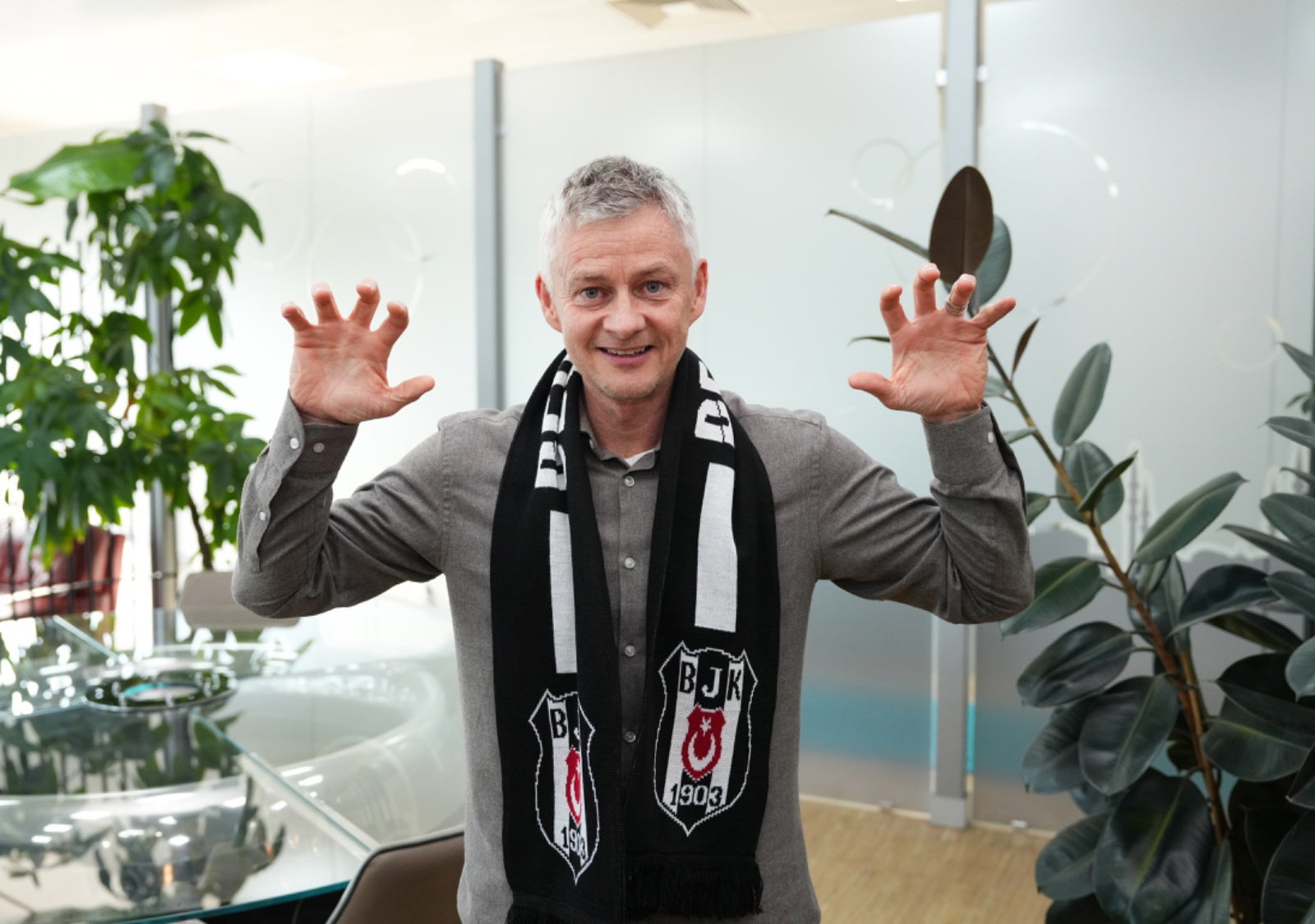 Ole Gunnar Solskjaer returns to management with Besiktas in first role since leaving Manchester United