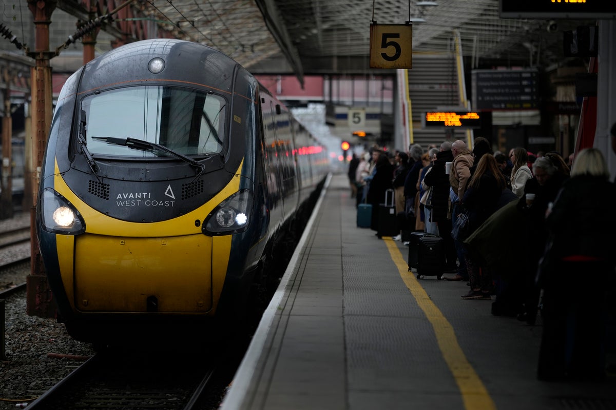 Passengers warned of train strikes and disruption this weekend