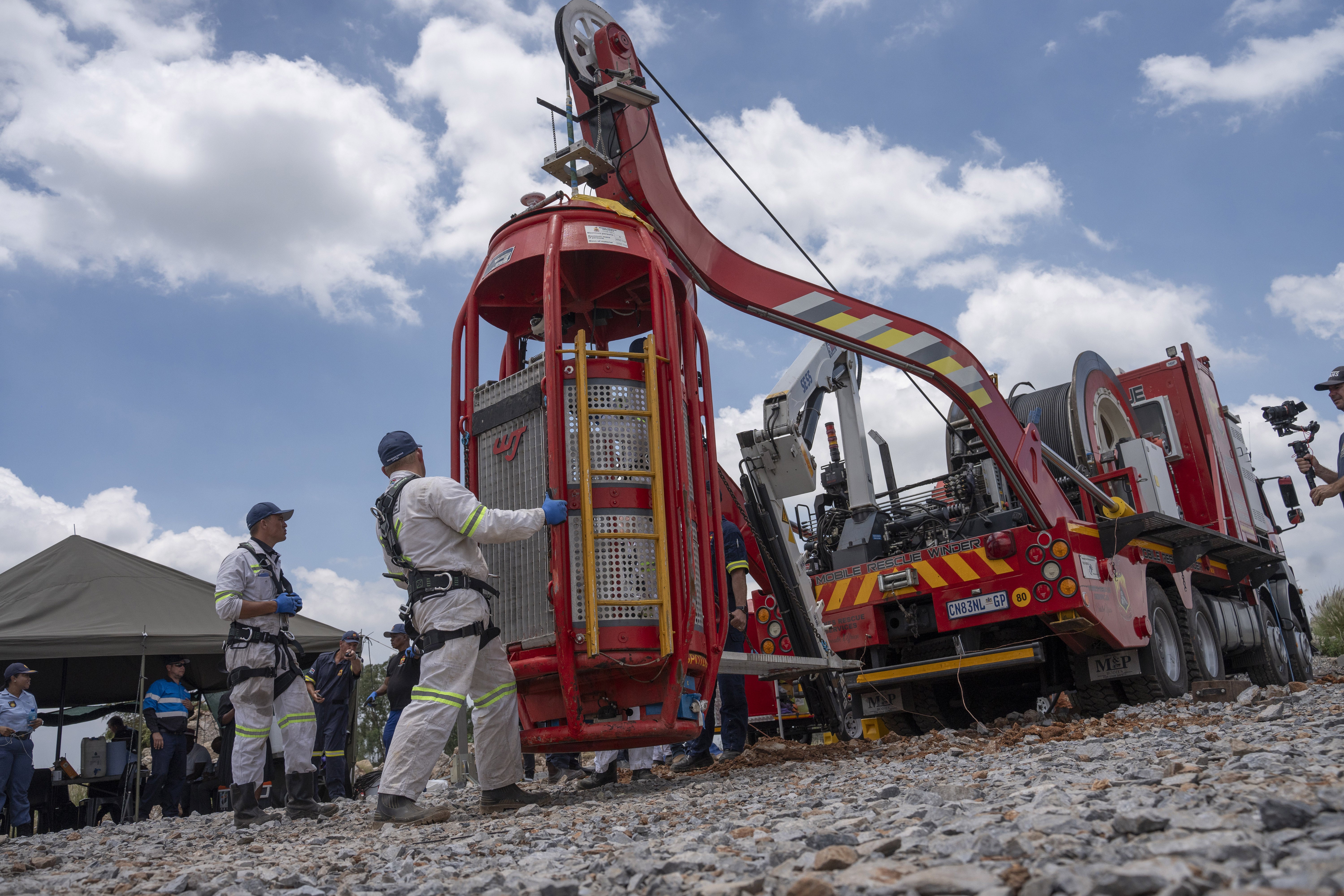 South African police continue their rescue operation at the Stilfontein mine