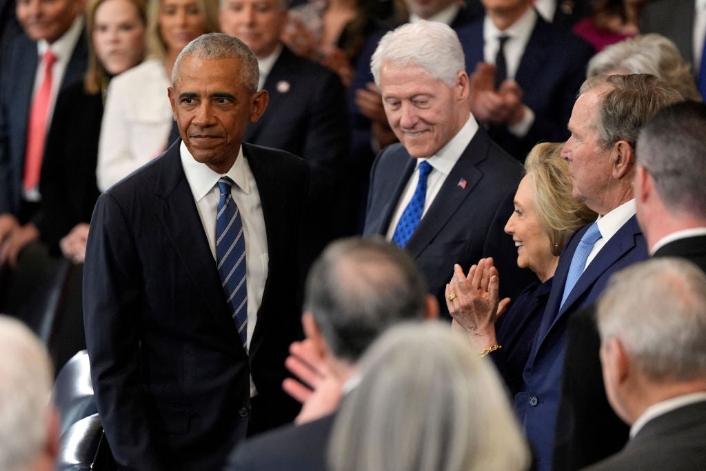 Obama menghadiri pelantikan Trump bersama mantan Presiden Bill Clinton