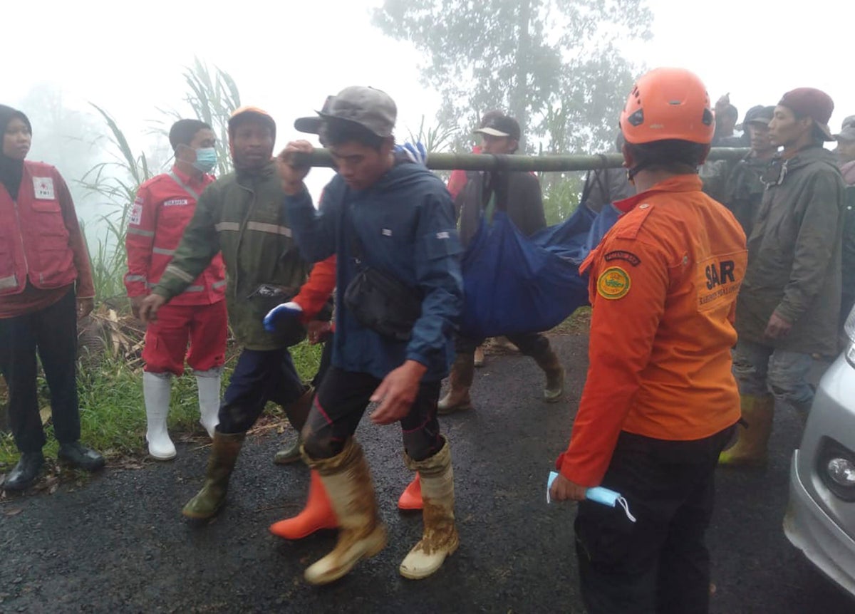 Landslides and flash floods on Indonesia’s Java island leave 17 dead and 8 missing