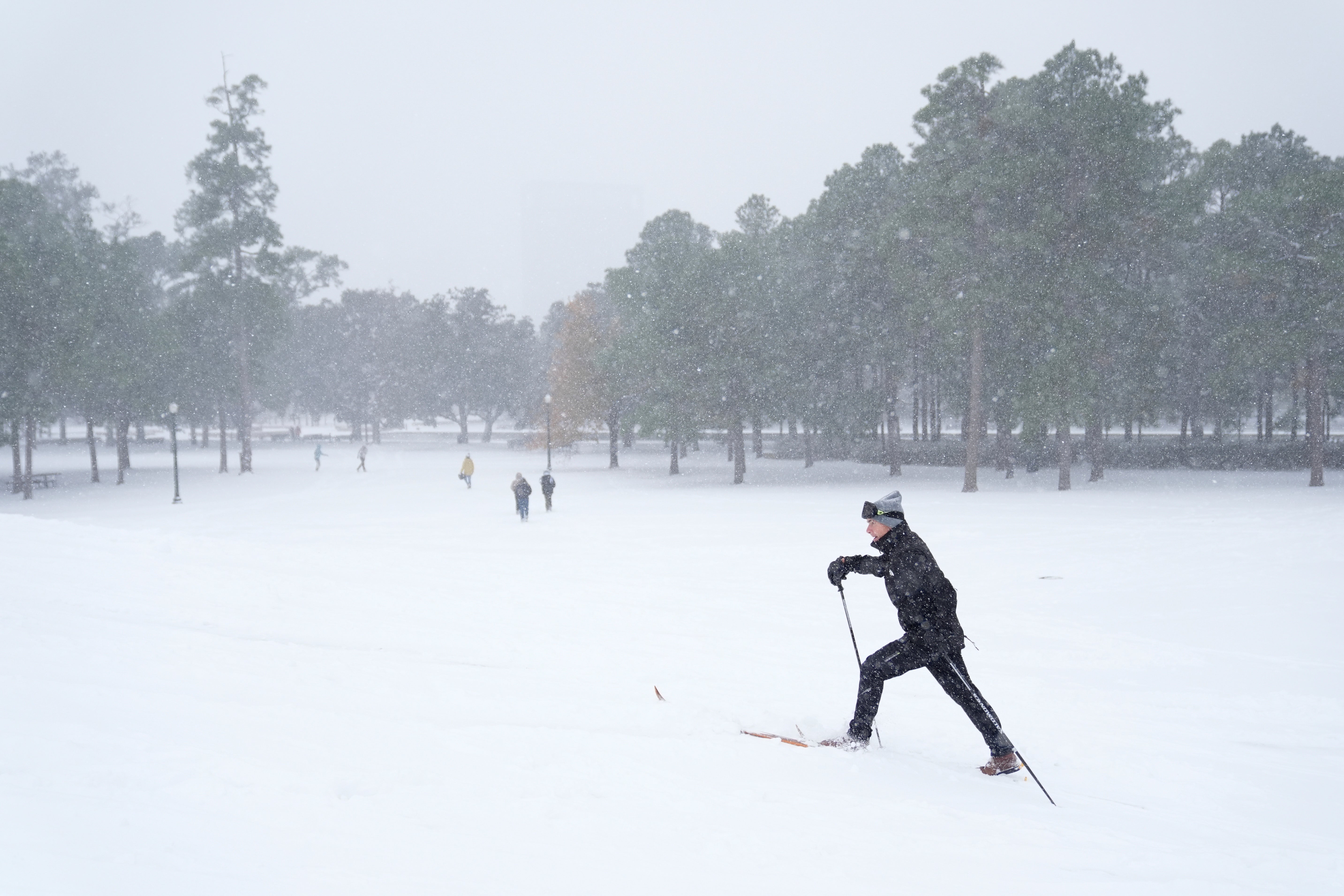 Winter storm live updates Houston airports close as historic snowfall