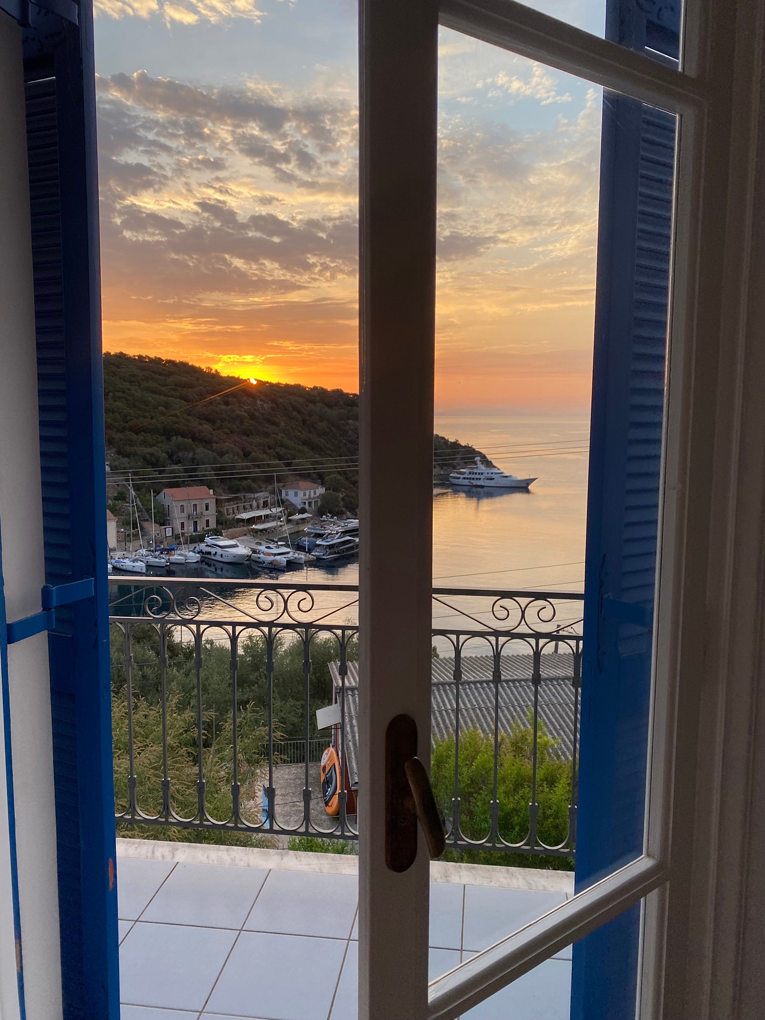 A room with a view – sunrise out of the bedroom window