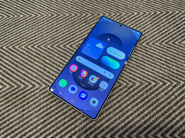 Samsung Galaxy S25 Ultra display IndyBest first look review