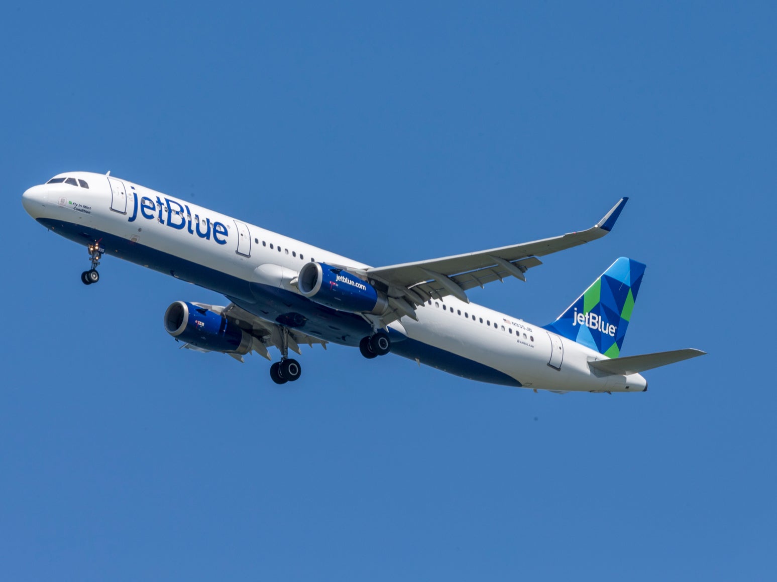 Fliers can pay for flights through Venmo on JetBlue’s app starting next month