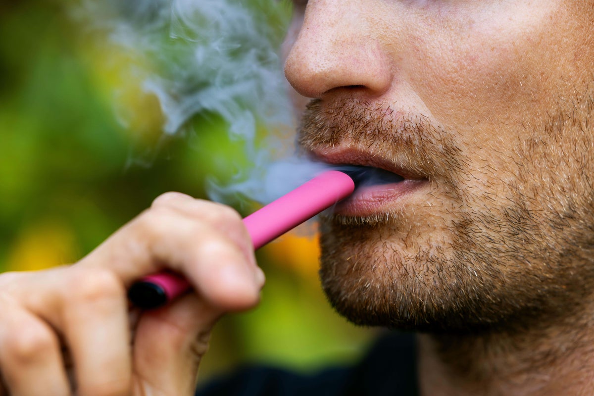 Doctor explains horrifying reasons why you should stop sharing your vape