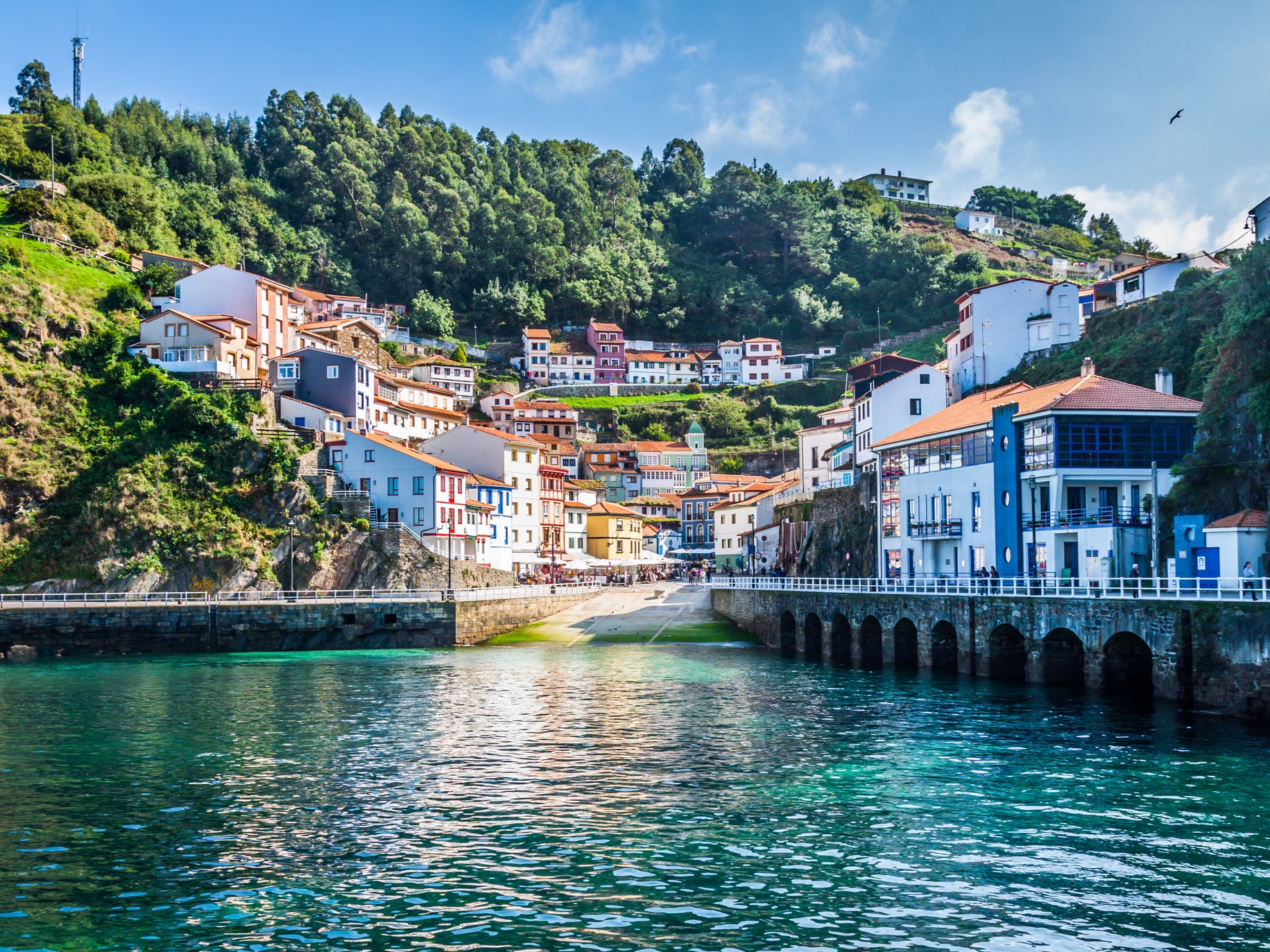 As paisagens verdes e as aldeias pescadas de Astúrias valem uma visita