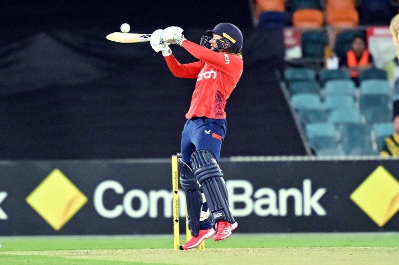 England continue winless Ashes run as Australia edge rain-affected second T20