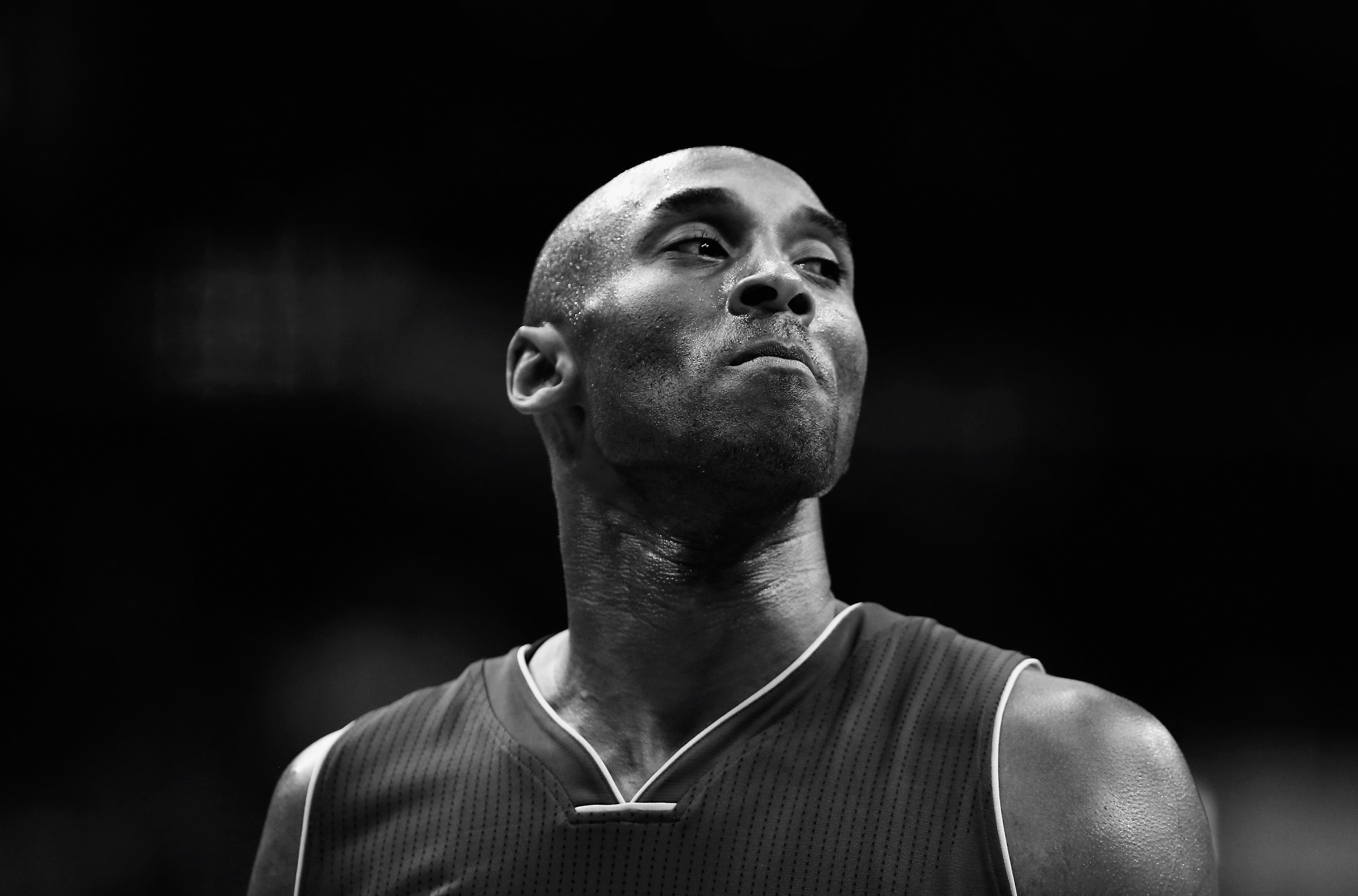 Kobe Bryant playing for the LA Lakers against the Washington Wizards in December 2015