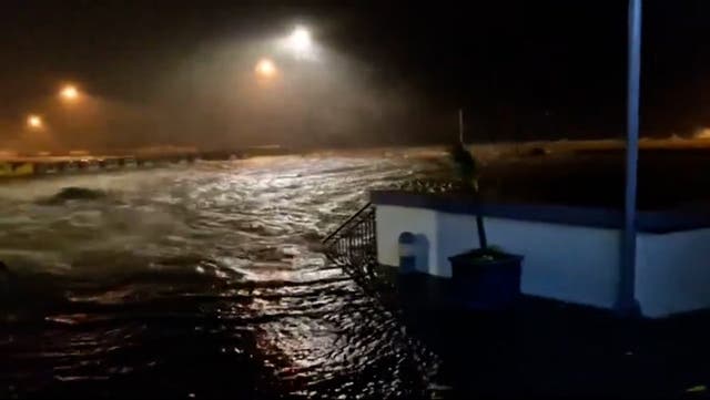 <p>Storm Eowyn: Heavy winds and rain lash Galway Aquarium in 'worst weather ever seen‘.</p>