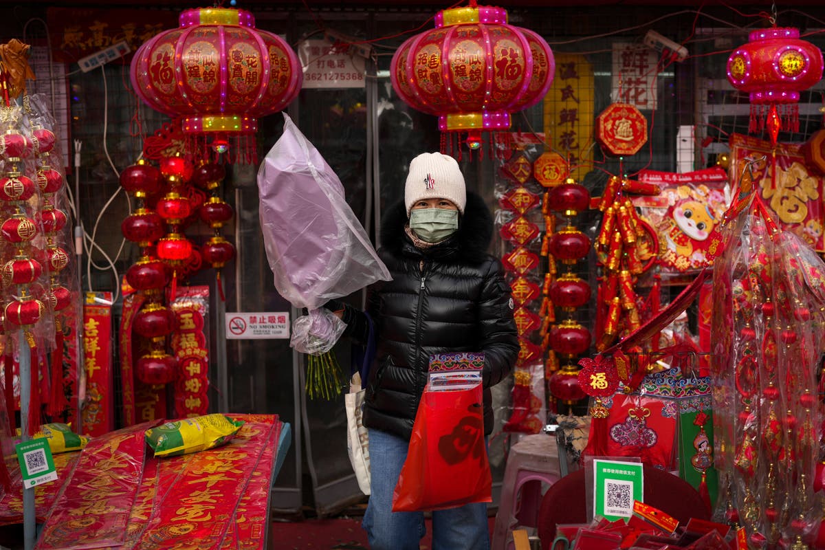 Chinas factory activity contracts in January for the first time in 4 months