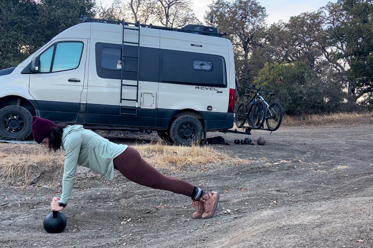 How to build body strength at home, with minimal equipment