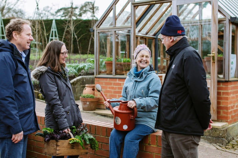 How to set up a community garden