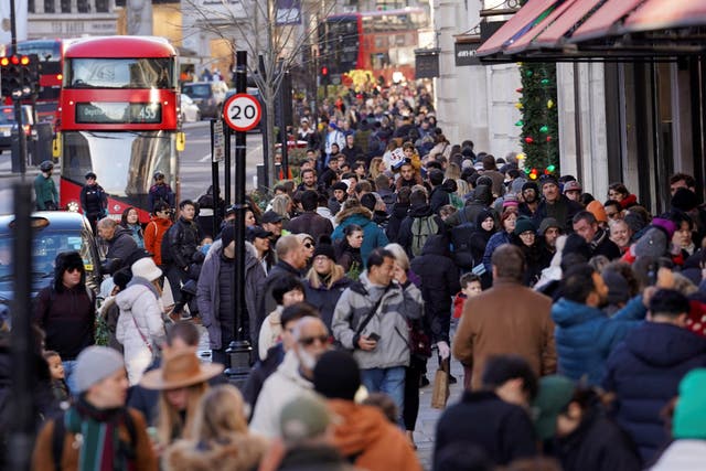 <p>The UK population is set to rise by nearly 5 million over the next seven years</p>