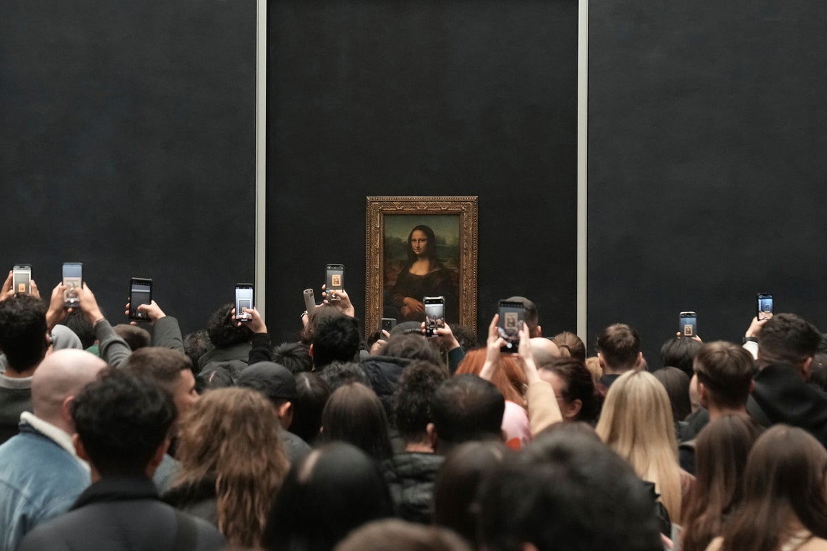 British tourists to be forced to pay more to see the Mona Lisa – because of Brexit