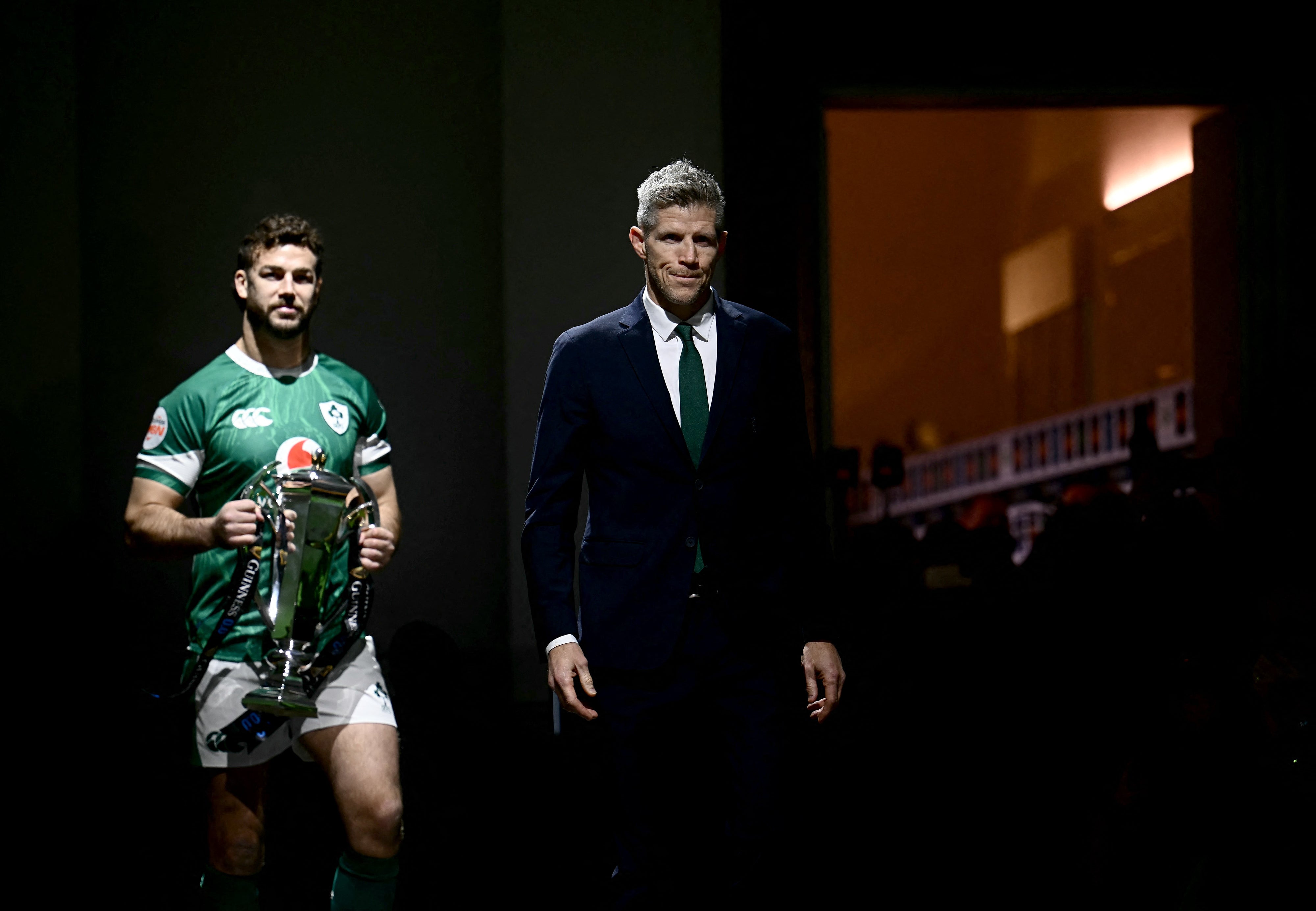 L'allenatore dell'Irlanda Simon Easterby (L) e il capo allenatore dell'Inghilterra Steve Borthwick