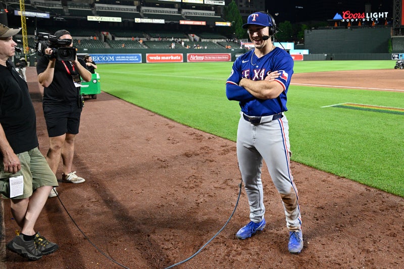 Texas Rangers expand TV broadcast options with traditional carriers and some free games