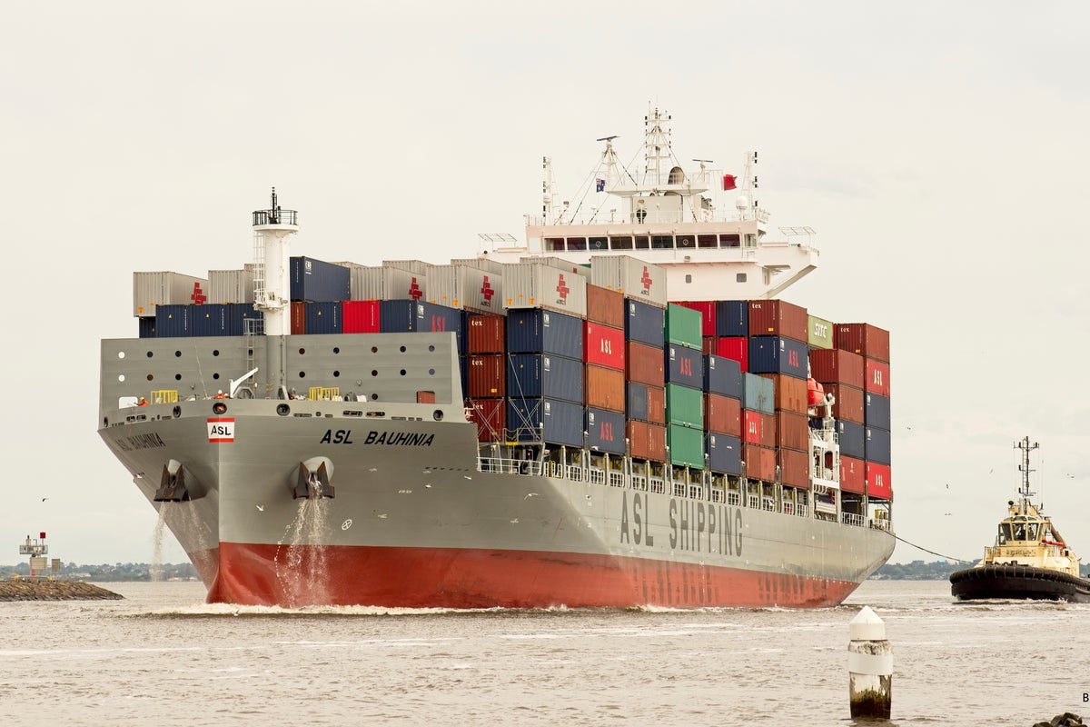 Explosion forces crew to abandon Hong Kong-flagged container ship in the Red Sea