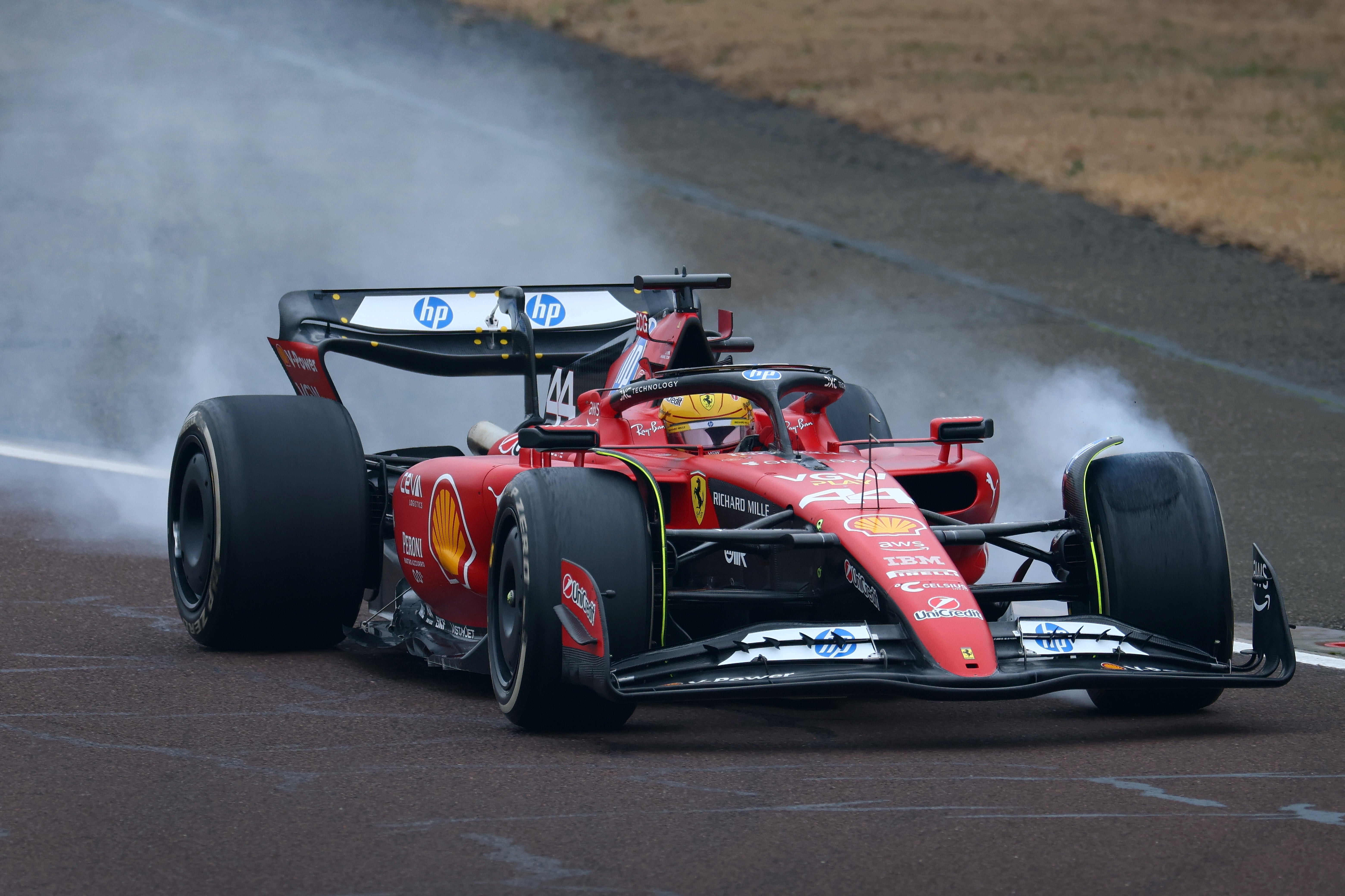 Hamilton, 40, jatuh 2023 Ferrari di Barcelona (gambar: mengendarai mobil di fiorono)