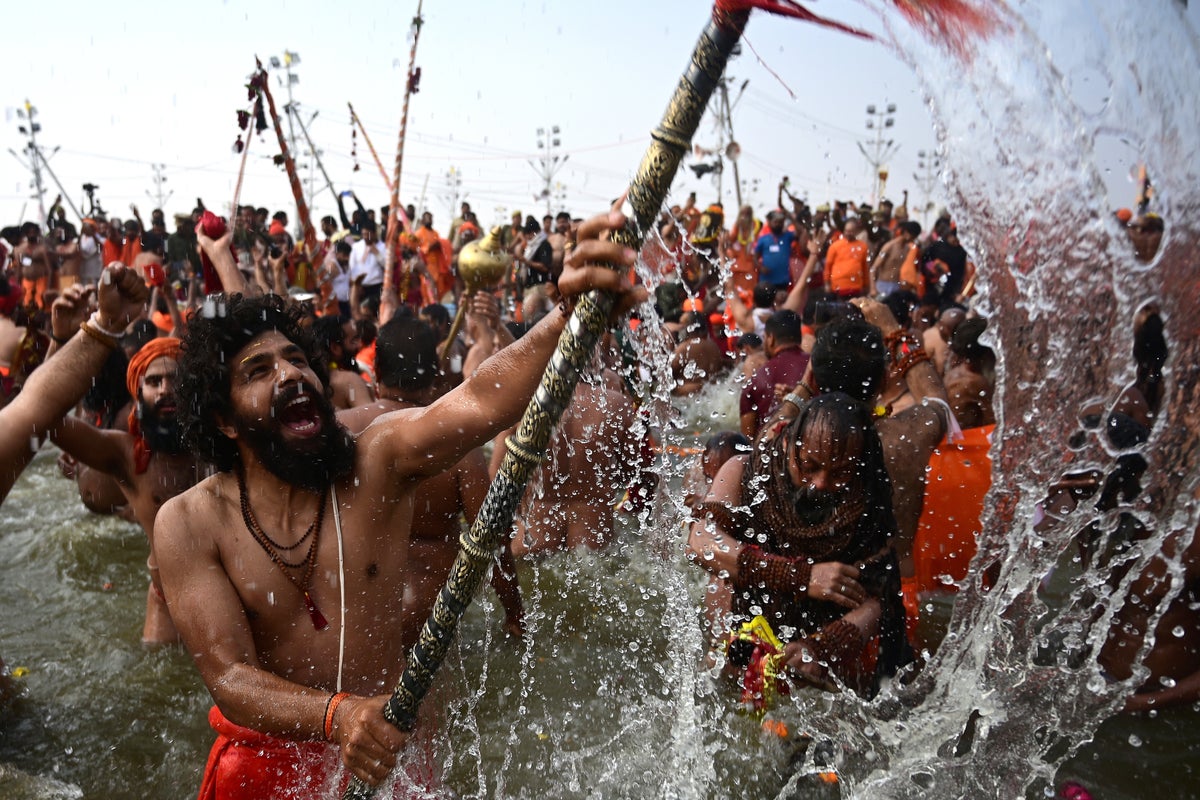 India begins investigation after 30 killed in Kumbh Mela stampede