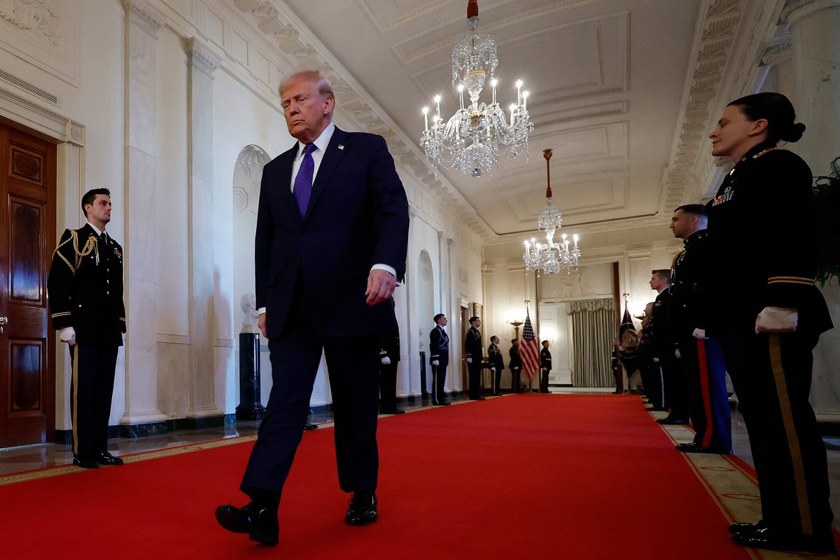 Trump to sign executive order opening detention camp at Guantanamo Bay for 30,000 migrants: Live updates Trump to sign executive order opening detention camp at Guantanamo Bay for 30,000 migrants: Live updates