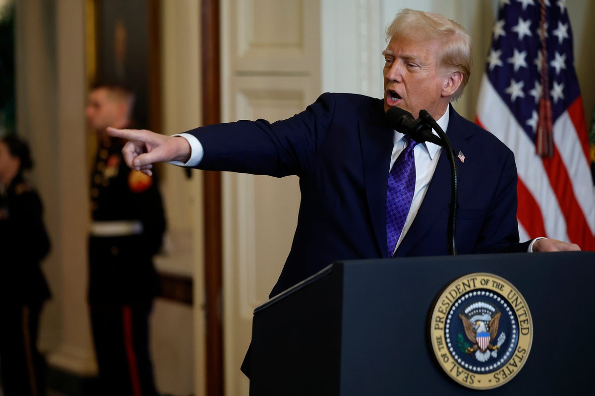 Watch: Trump speaks after American Airlines plane and military helicopter crash Watch: Trump speaks after American Airlines plane and military helicopter crash