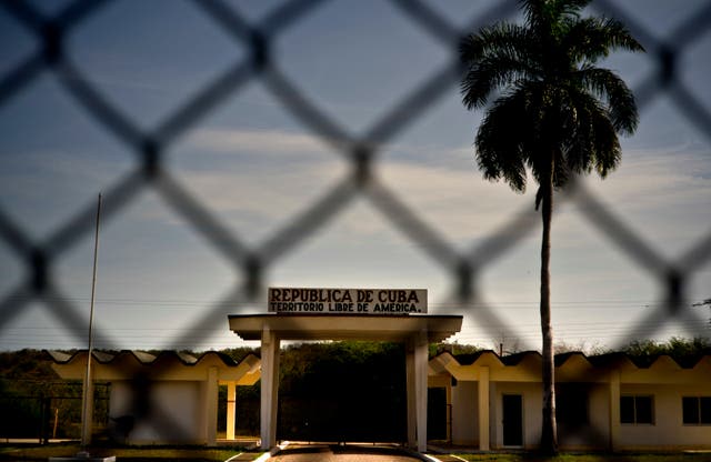 AP EXPLICA-INMIGRACIÓN-GUANTÁNAMO