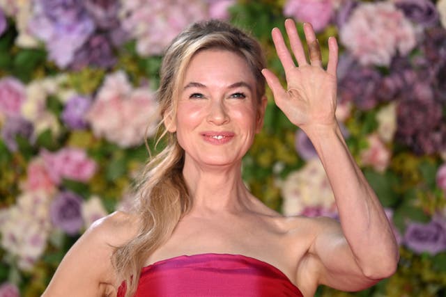 <p>People speculated Zellweger was wearing an engagement ring underneath the bandaids on her ring finger</p>