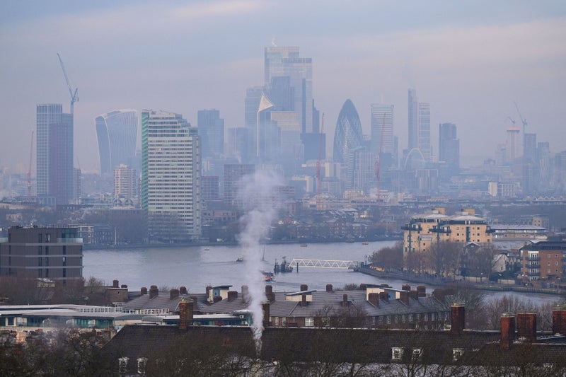 FTSE 100 smashes through 8,600 mark for the first time