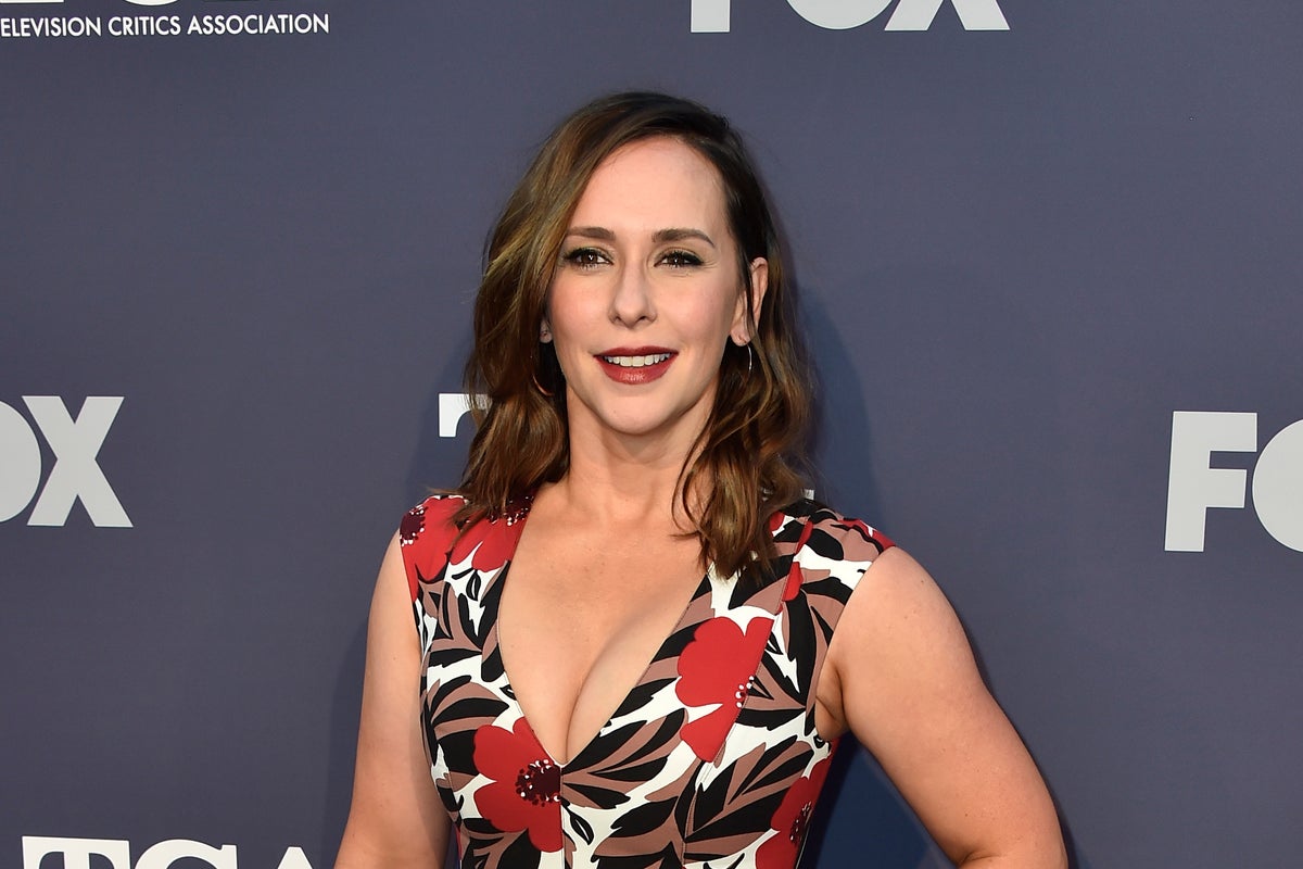 Jennifer Love Hewitt blasts grown men who made sexual comments about her when she was 16 Jennifer Love Hewitt blasts grown men who made sexual comments about her when she was 16