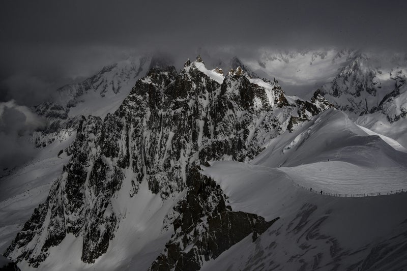 Five Norwegian and Swiss skiers killed by avalanches in French Alps