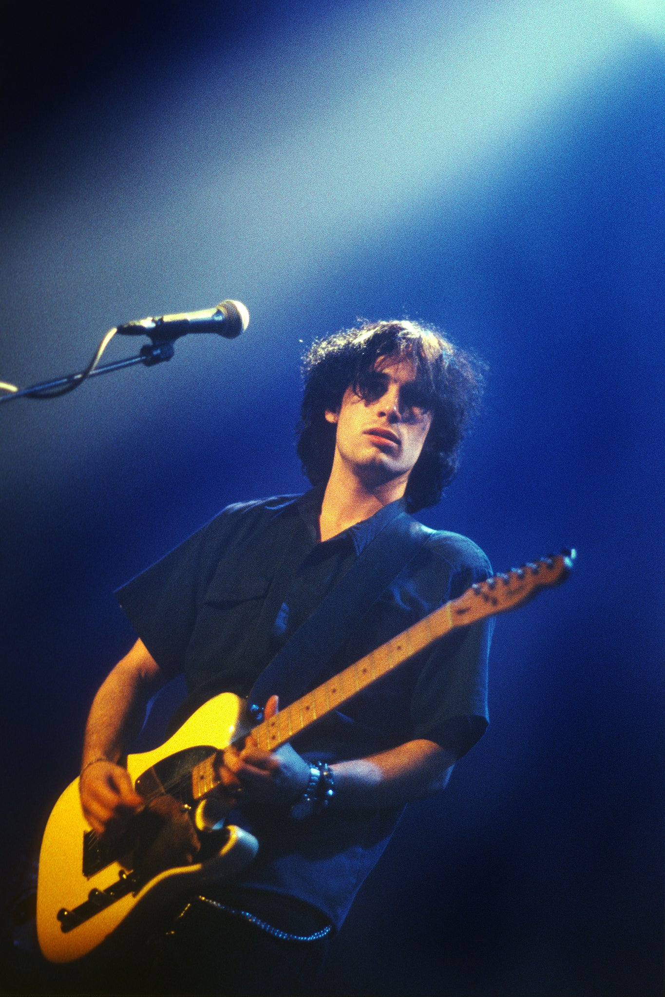 Buckley performing in 1995